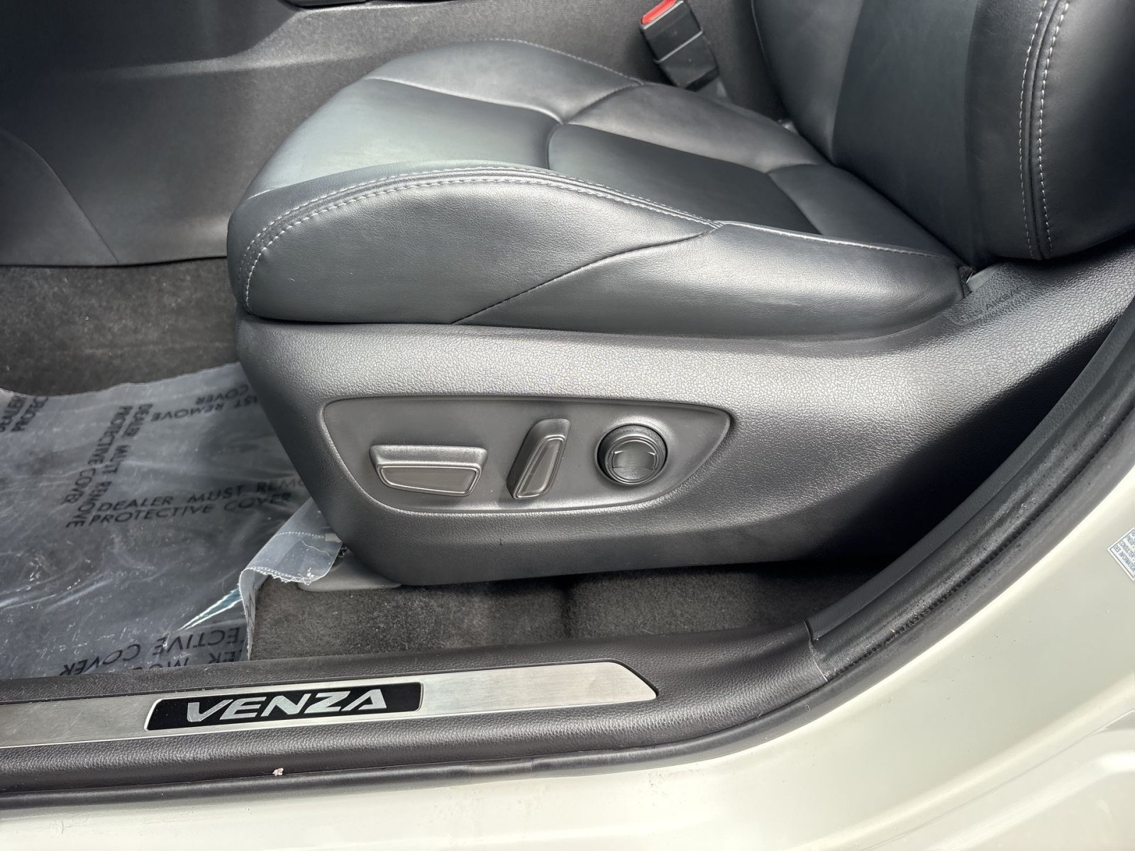 Used 2022 Toyota Venza XLE AWD/4WD image 14