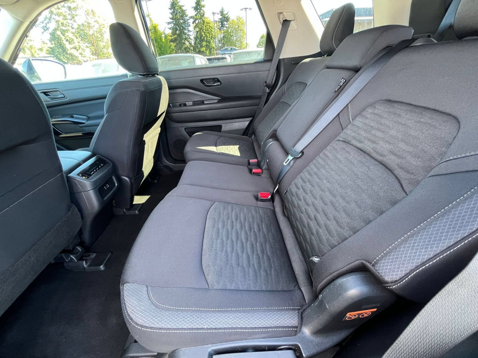 Used 2025 Nissan Pathfinder SV AWD/4WD image 23