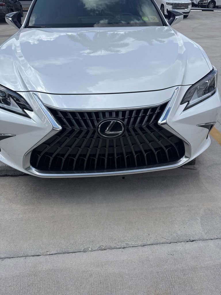 Used 2025 Lexus ES 300h w/ Premium Package FWD image 6