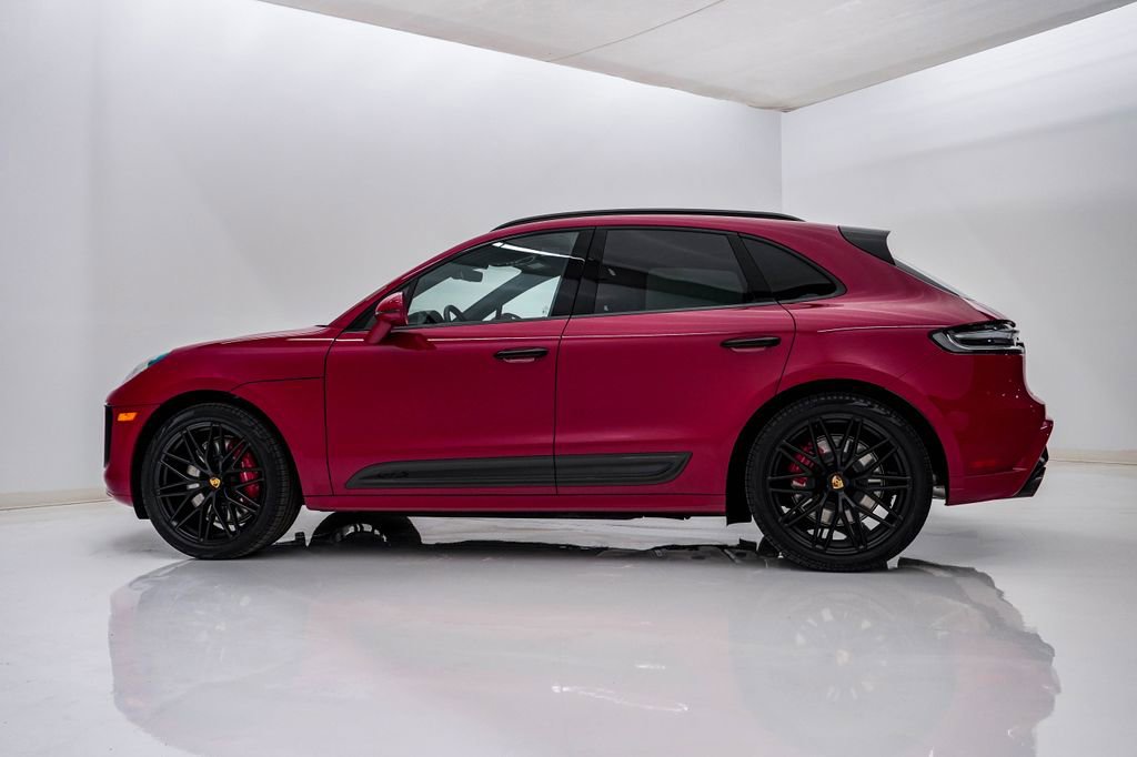 Certified 2026 Porsche Macan GTS image 2