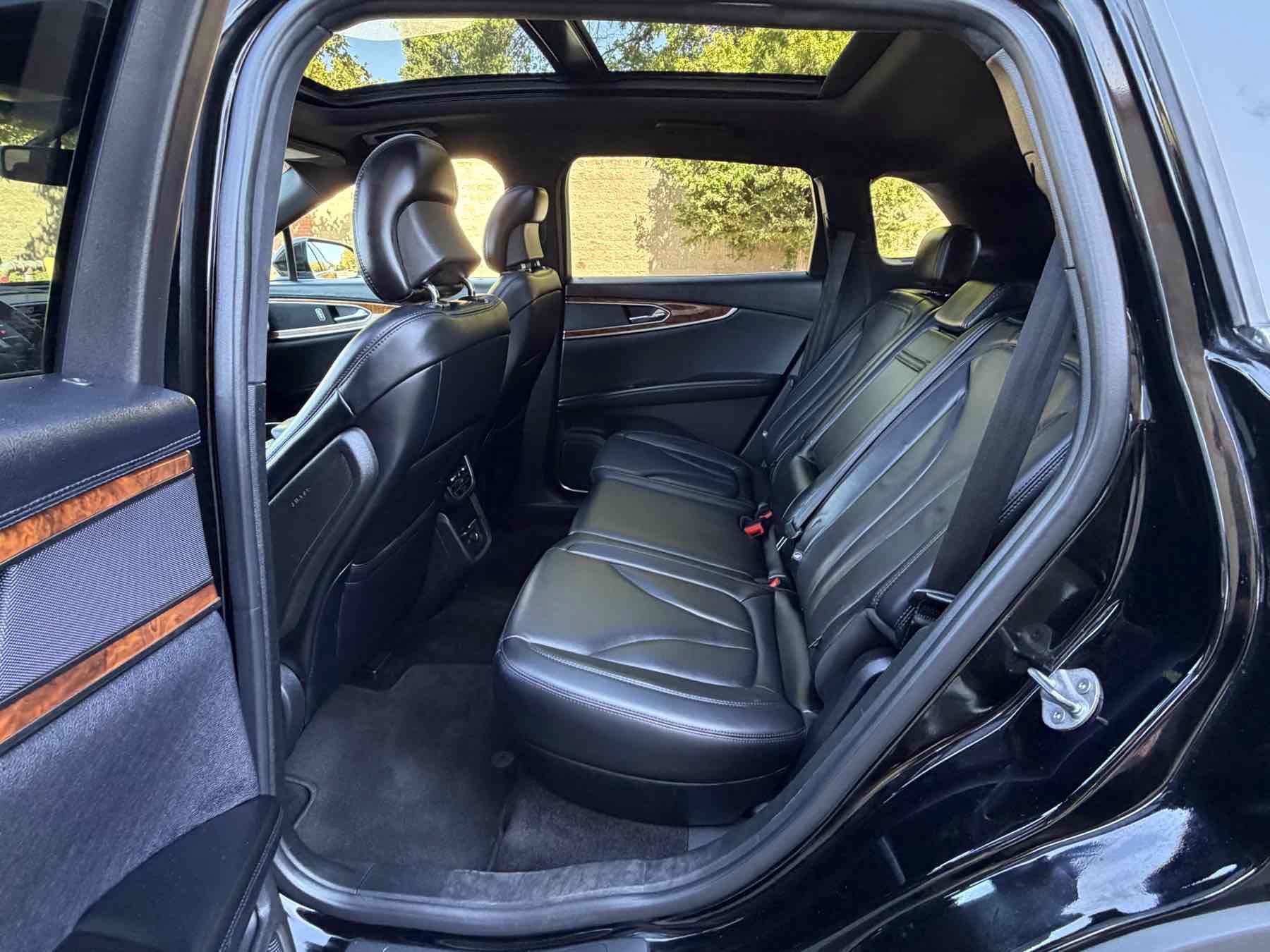 Used 2018 Lincoln MKX Reserve FWD image 12