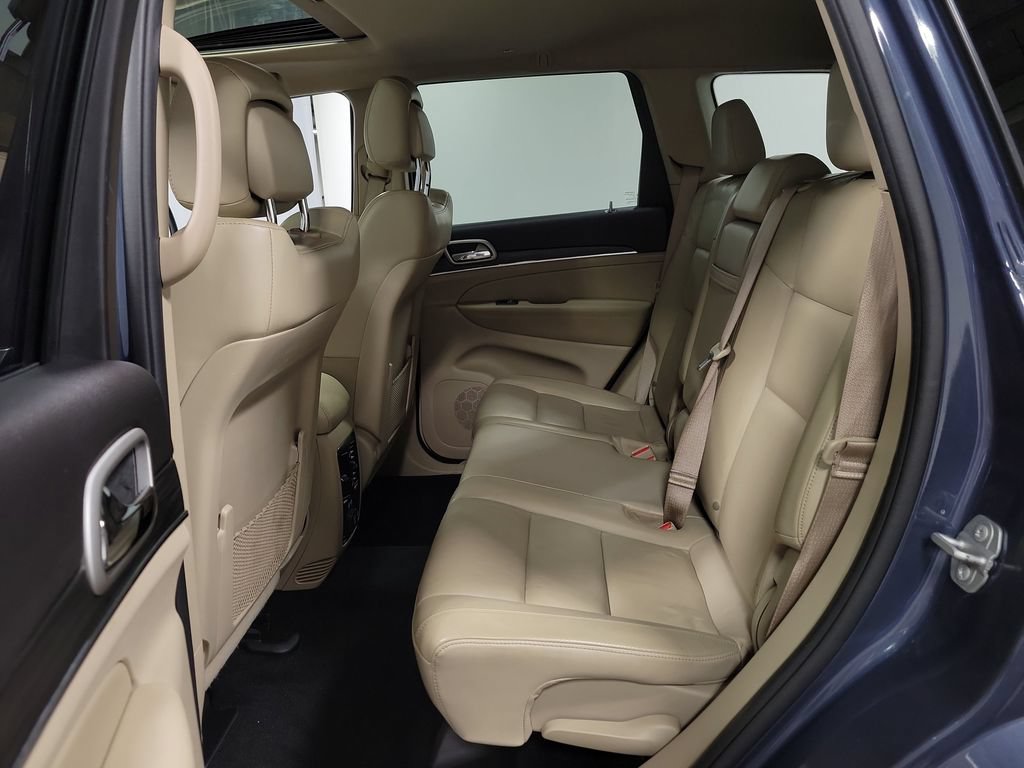 Used 2021 Jeep Grand Cherokee Limited AWD/4WD image 25