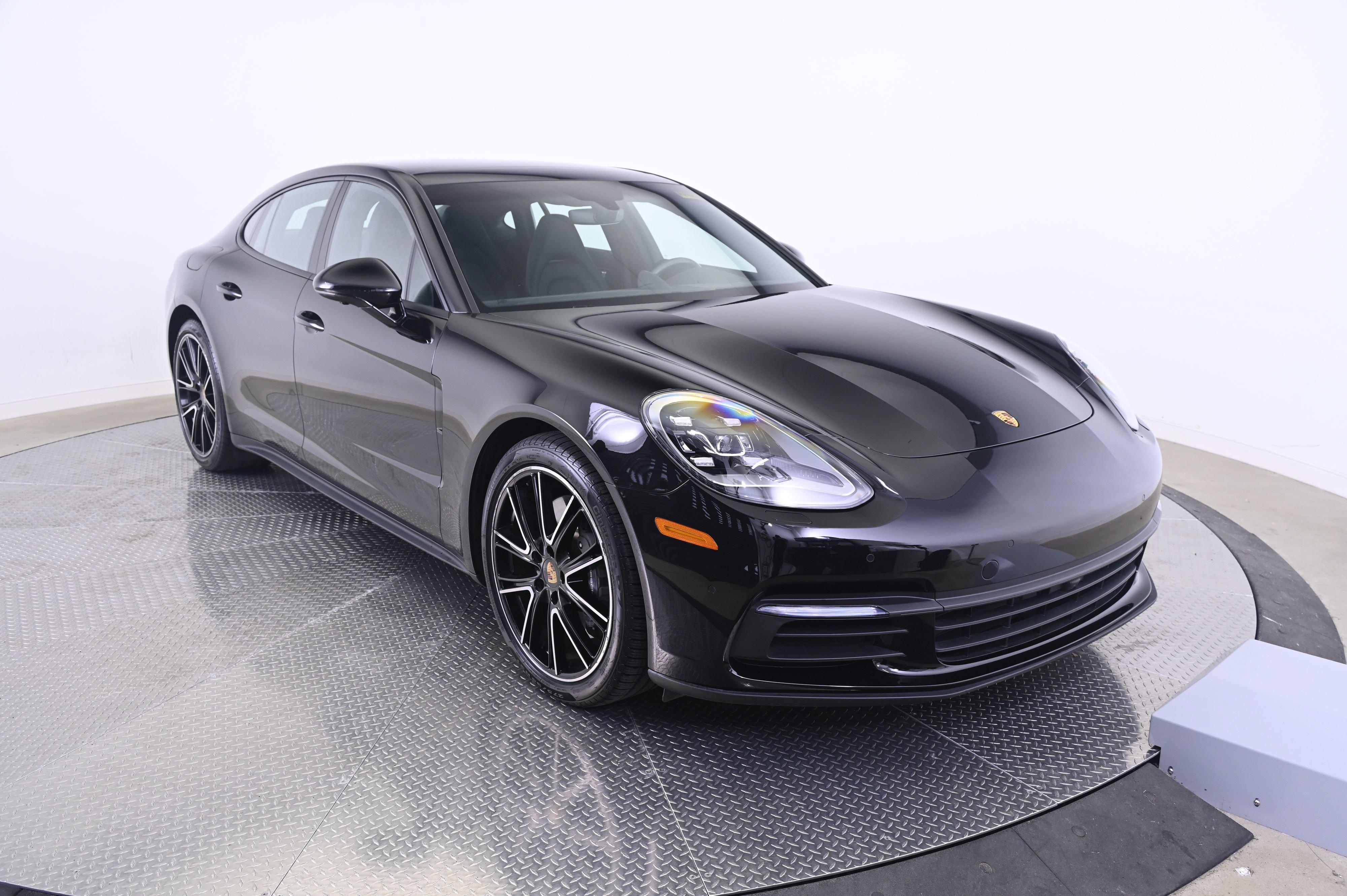 Certified 2020 Porsche Panamera RWD image 9