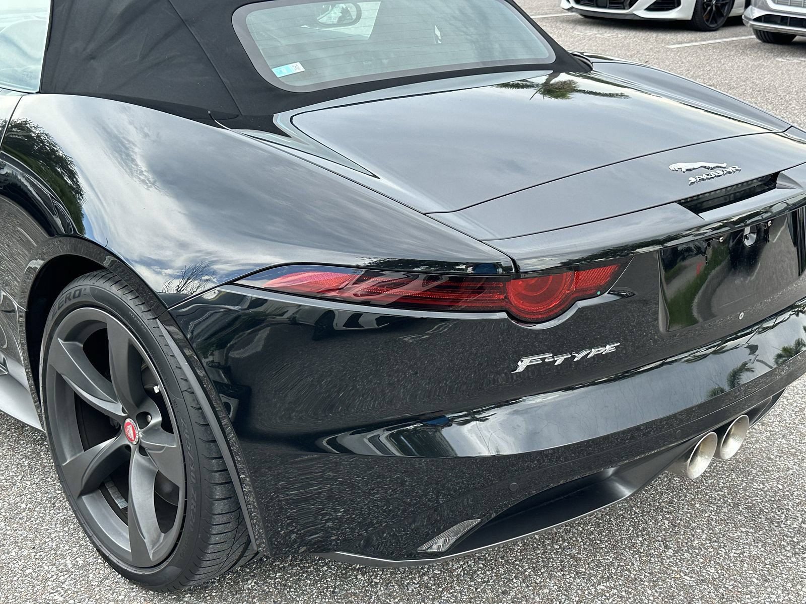 Used 2018 Jaguar F-TYPE 400 Sport RWD image 8