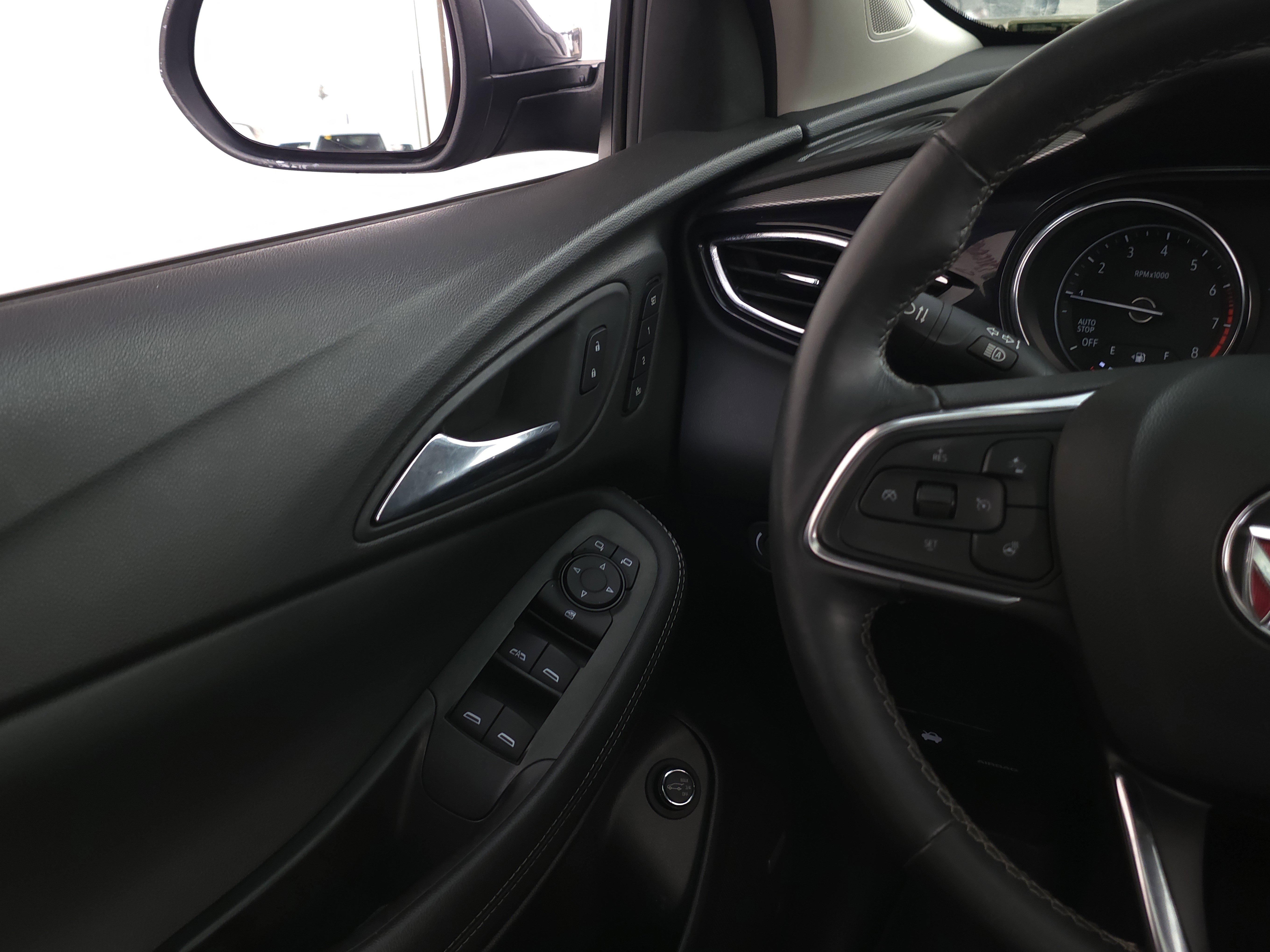 Used 2022 Buick Encore GX Essence w/ Advanced Technology Package image 22