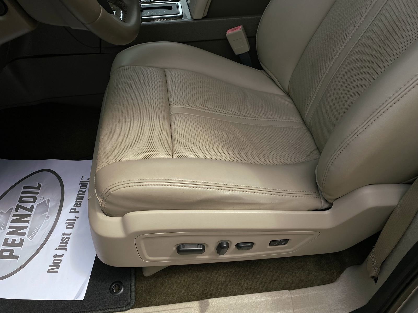 Used 2017 Lincoln Navigator L Select RWD image 12