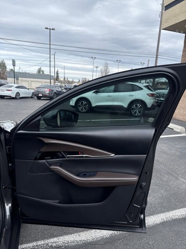 Used 2020 MAZDA CX-30 AWD w/ Premium Package image 17