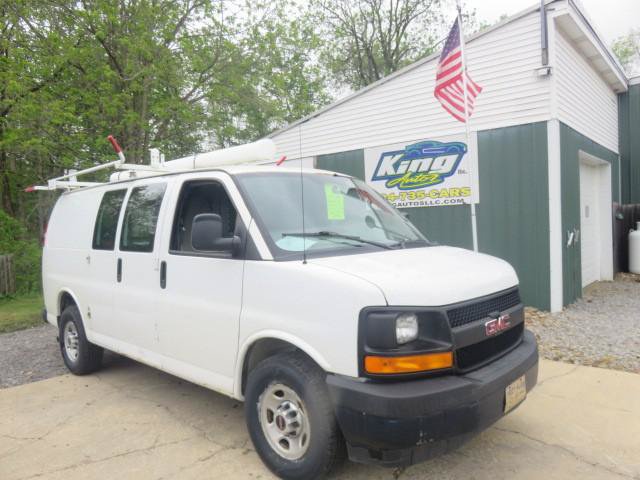 Used 2017 GMC Savana 3500 RWD image 1