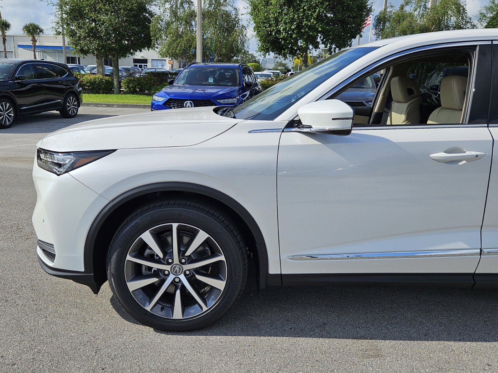 New 2025 Acura MDX FWD w/ Technology Package image 9