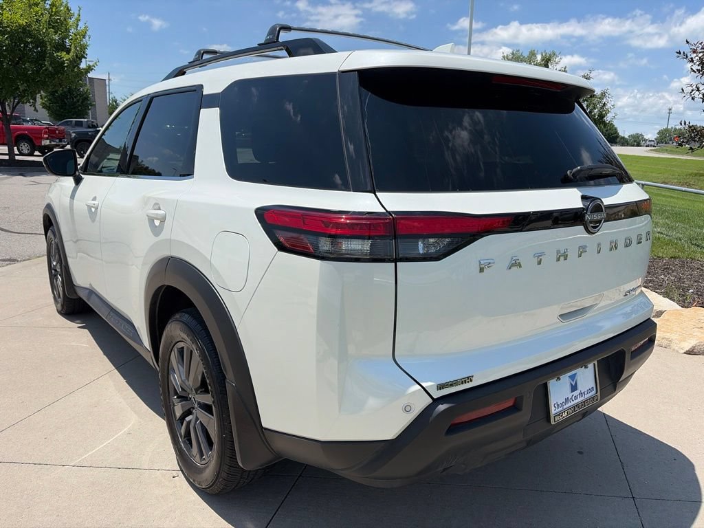 Used 2022 Nissan Pathfinder SV AWD/4WD image 12