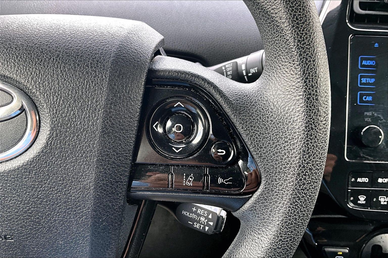 Used 2019 Toyota Prius LE FWD image 17