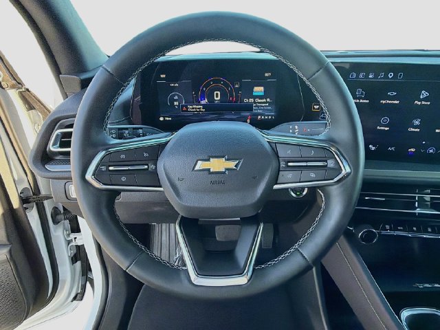 Used 2026 Chevrolet Traverse LT w/ Driver Confidence Package FWD image 11