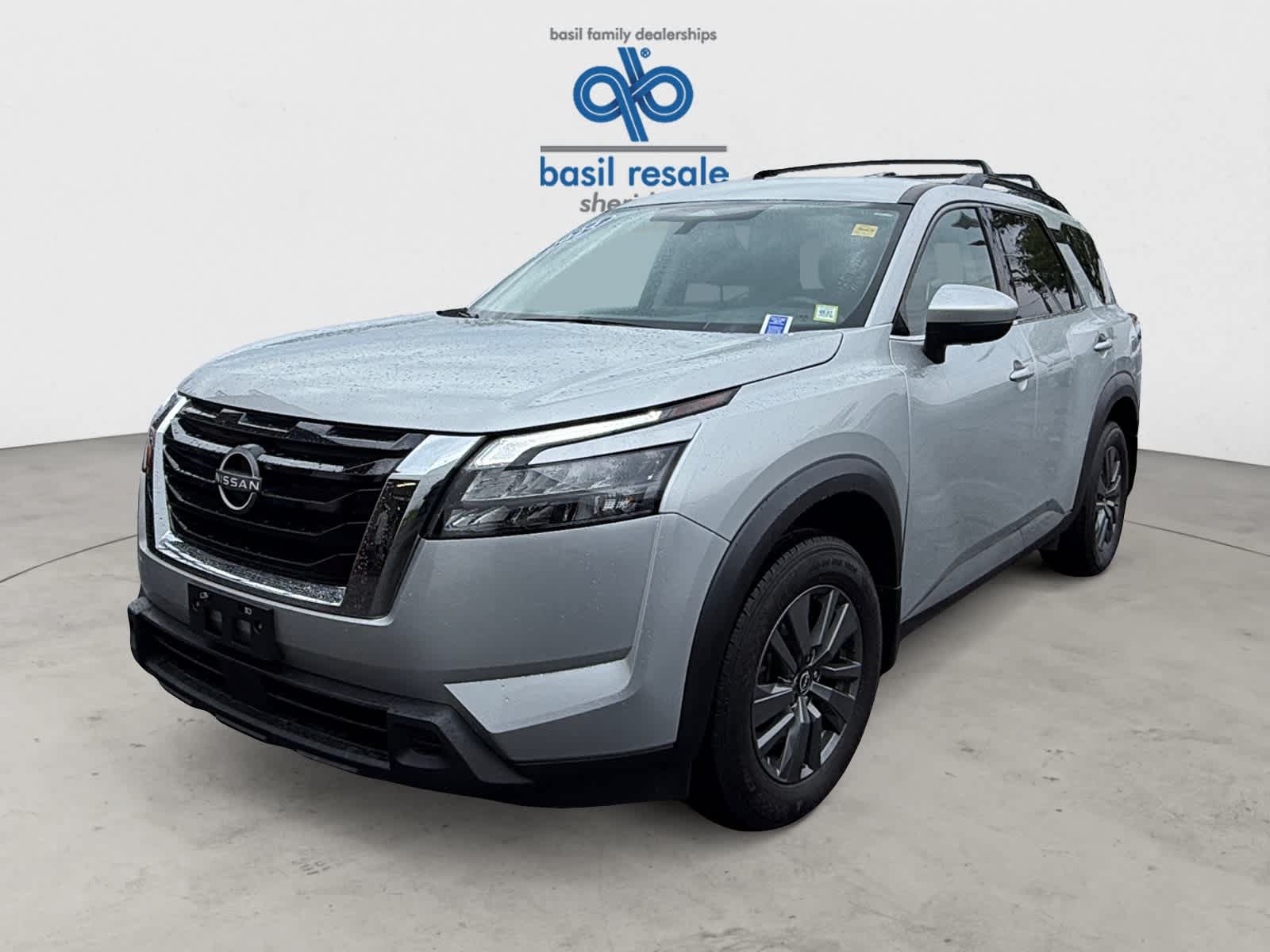 Used 2024 Nissan Pathfinder SV AWD/4WD image 2