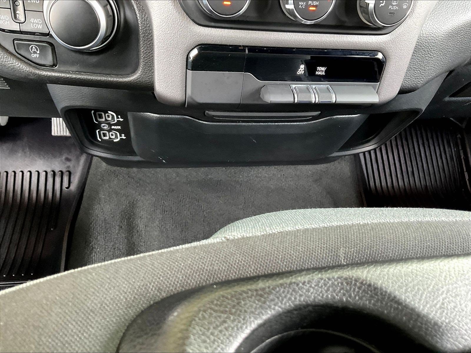 Used 2022 RAM 1500 Big Horn AWD/4WD image 16