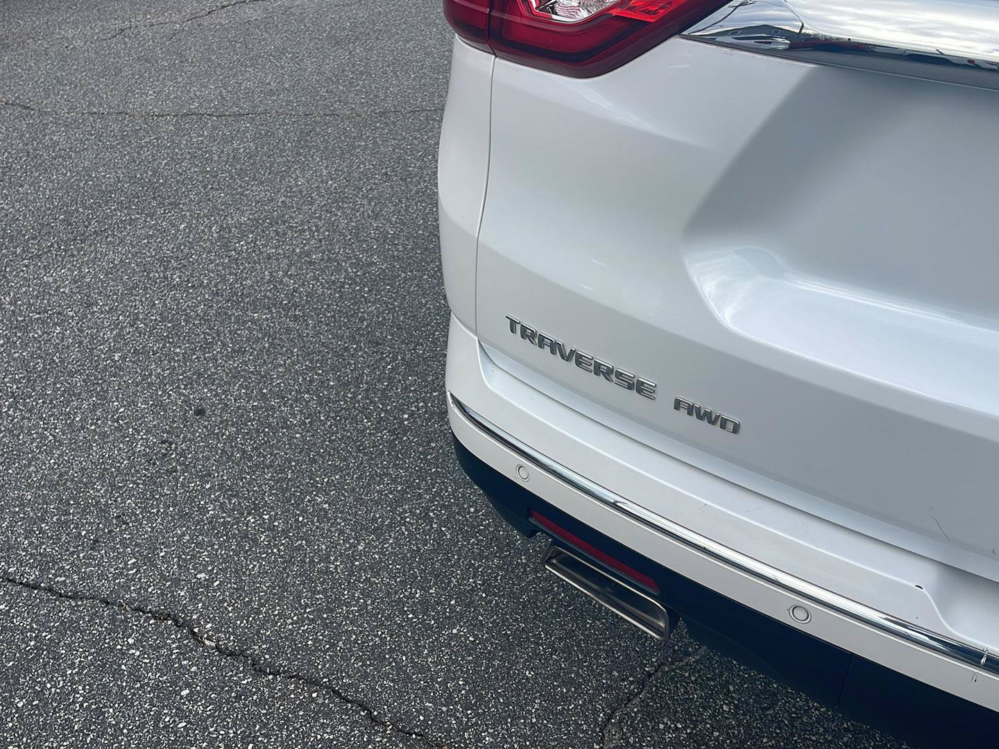 Used 2019 Chevrolet Traverse High Country w/ LPO, Floor Liner Package AWD/4WD image 5