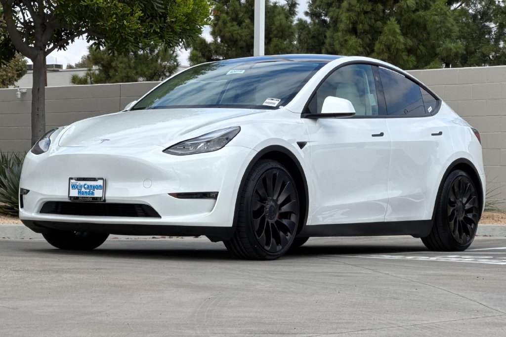 Used 2025 Tesla Model Y Performance AWD/4WD image 10