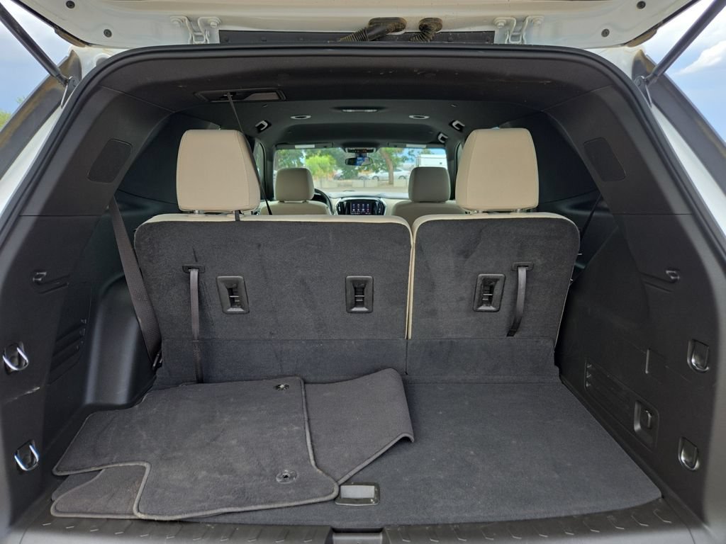 Used 2022 Chevrolet Traverse LS AWD/4WD image 18