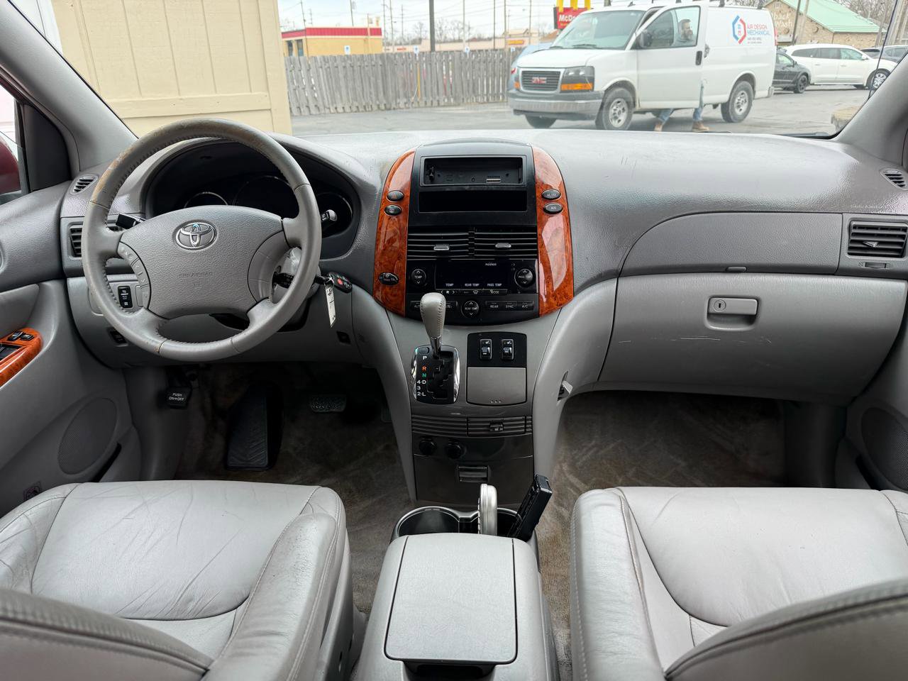 Used 2008 Toyota Sienna XLE Limited FWD image 6