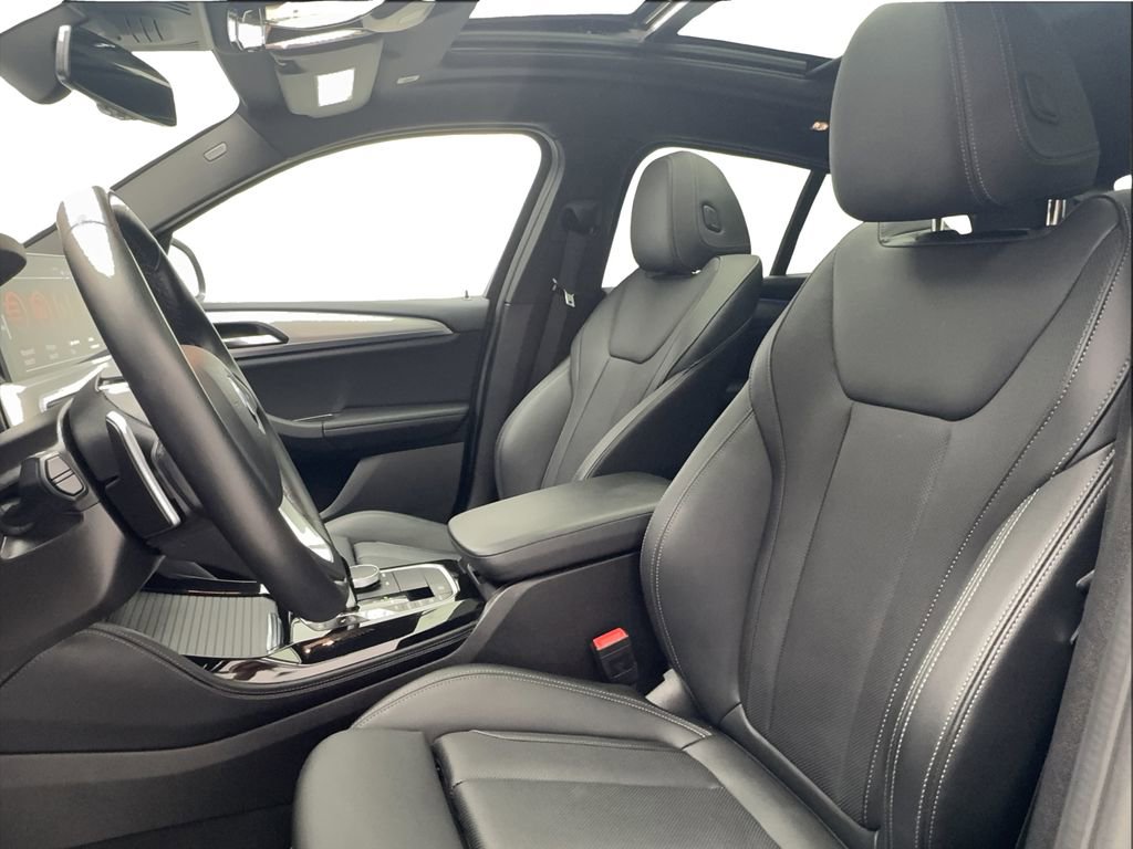 Used 2025 BMW X4 xDrive30i image 26