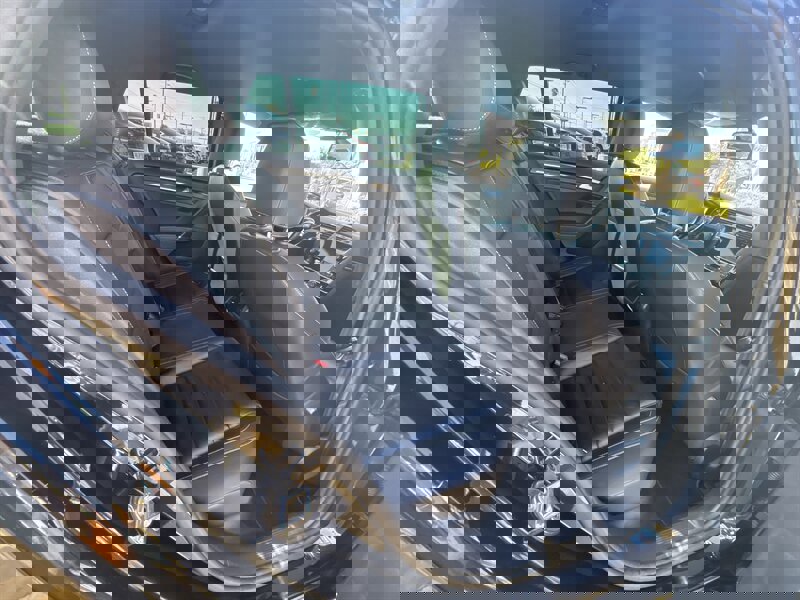 Used 2016 Volkswagen Golf 4-Door image 17