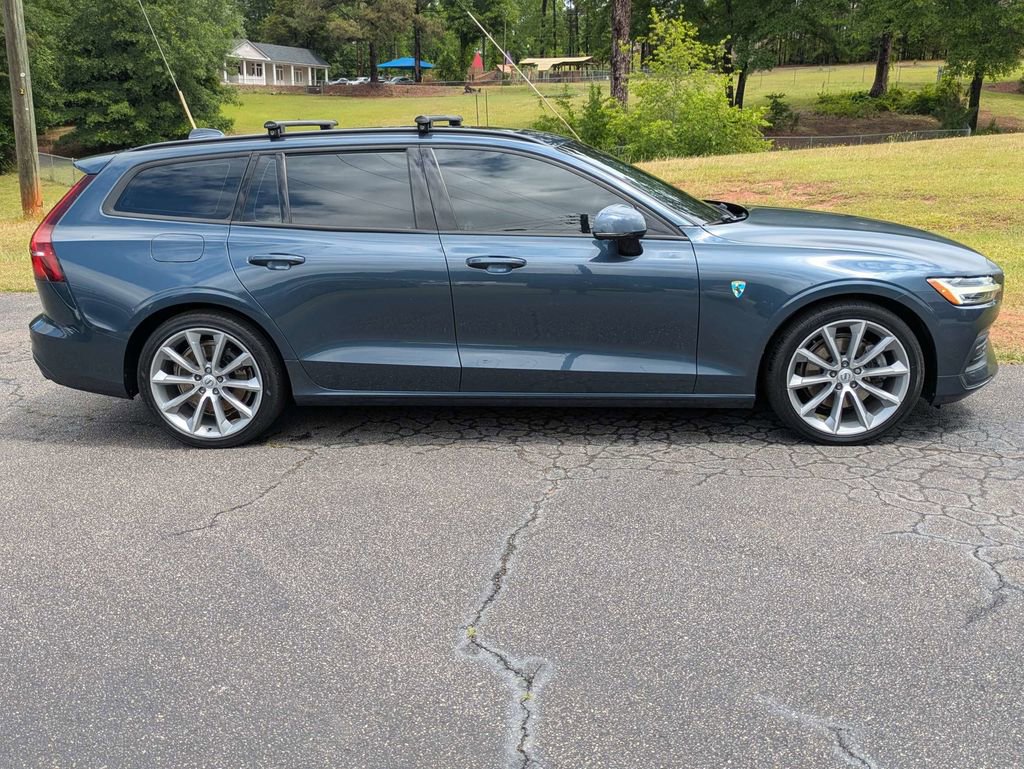 Used 2020 Volvo V60 T5 Momentum FWD image 7