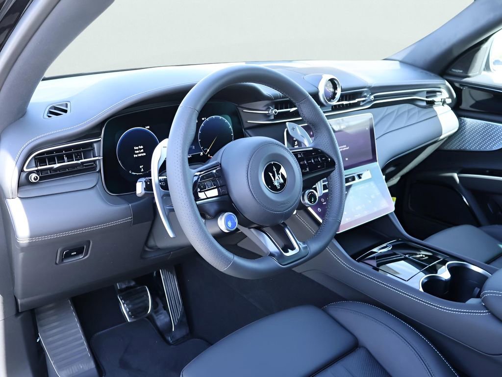 Used 2025 Maserati Grecale Modena image 19