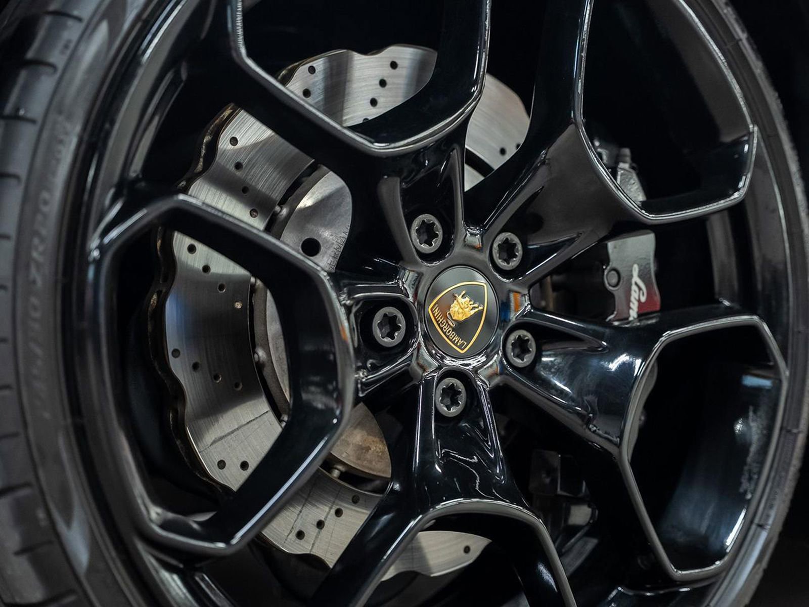 Used 2018 Lamborghini Huracan LP 580-2 image 6