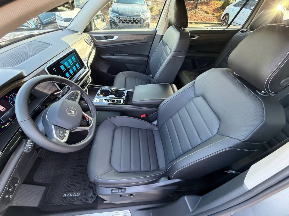 New 2026 Volkswagen Atlas SEL image 30