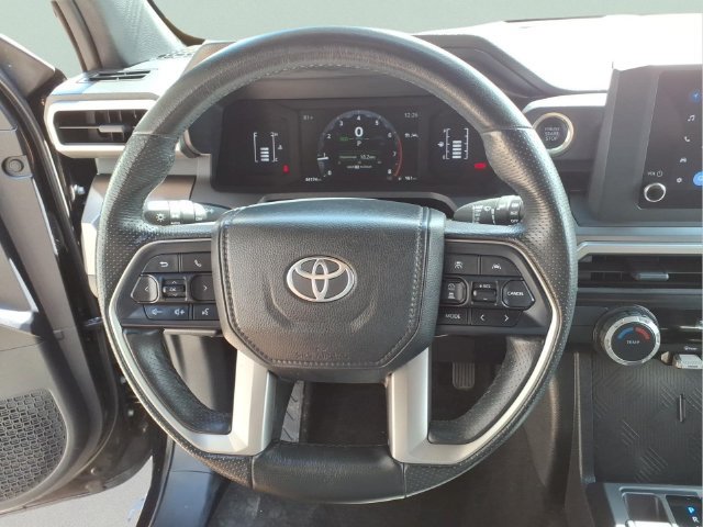 Used 2025 Toyota 4Runner SR5 AWD/4WD image 15