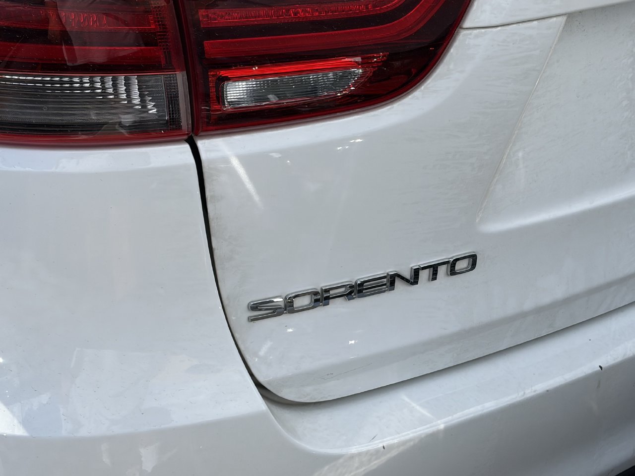 Used 2020 Kia Sorento LX AWD/4WD image 9