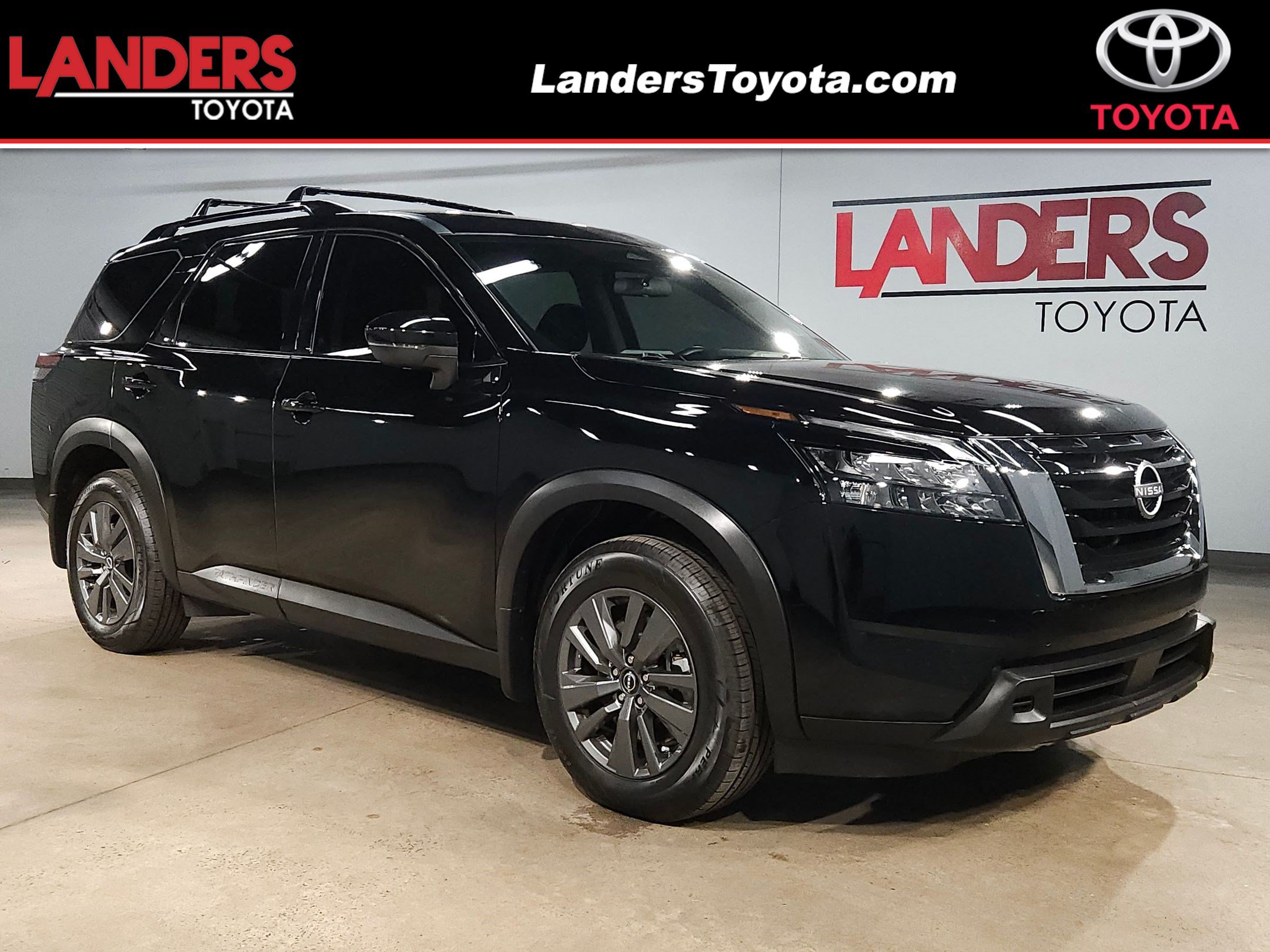 Used 2024 Nissan Pathfinder SV AWD/4WD image 1
