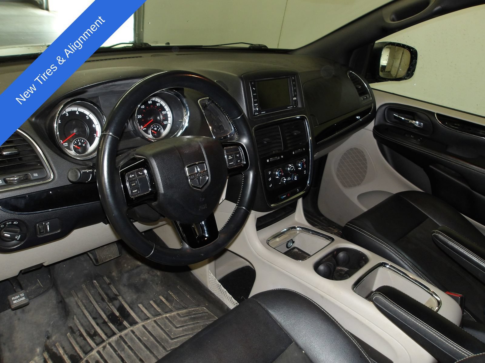 Used 2019 Dodge Grand Caravan SXT FWD image 9