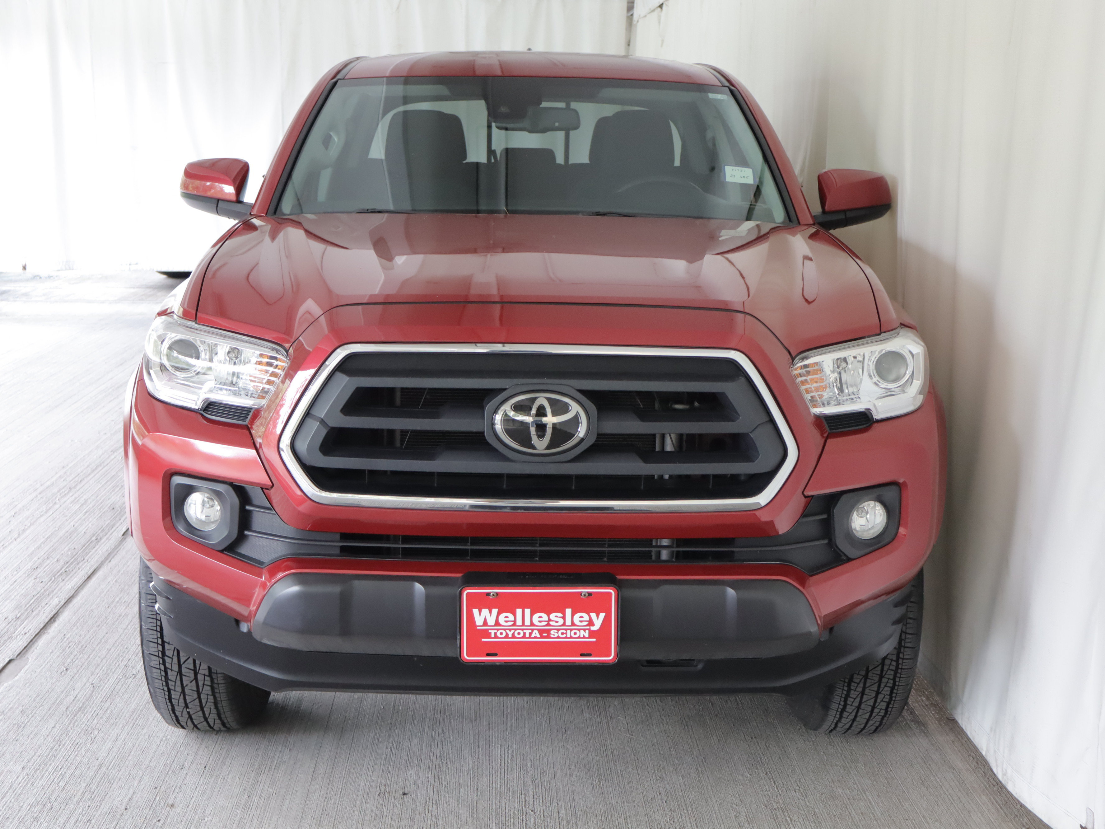 Used 2023 Toyota Tacoma SR5 AWD/4WD image 3