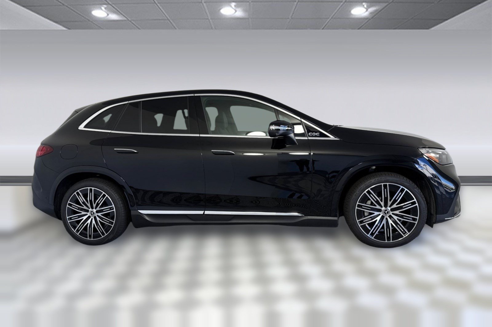 Used 2026 Mercedes-Benz EQE 320+ SUV image 8