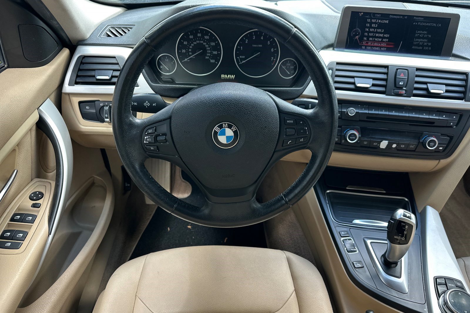 Used 2014 BMW 320i Sedan image 18