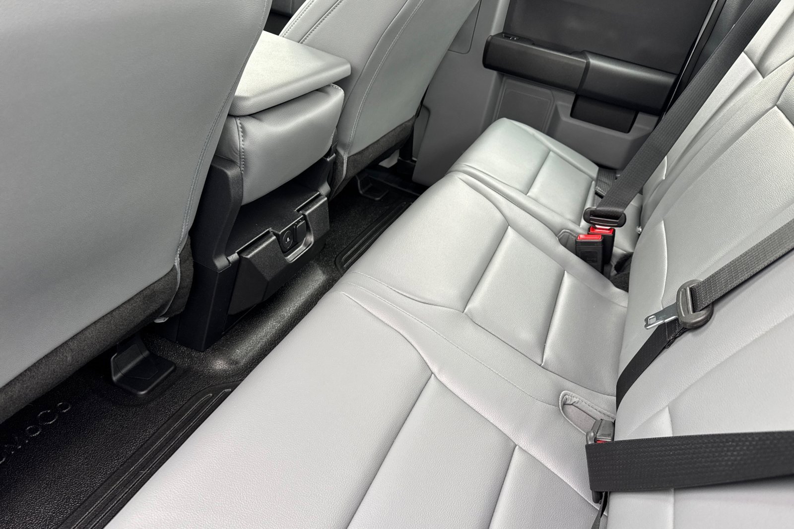 New 2026 Ford F250 XL w/ XL Chrome Package image 21