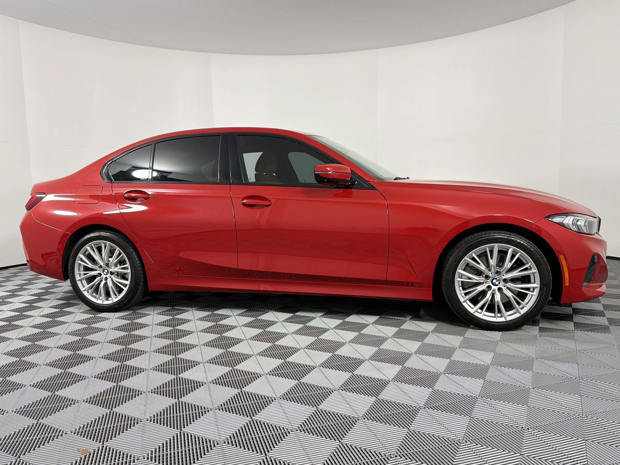 Used 2023 BMW 330i Sedan w/ Premium Package image 8