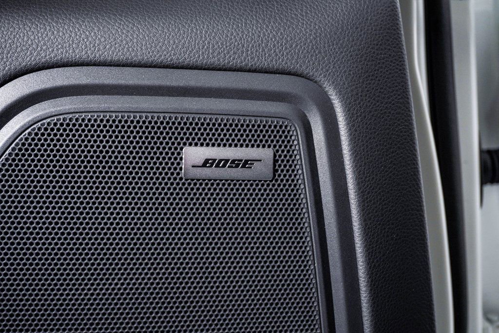 Certified 2025 Porsche Macan AWD/4WD image 26