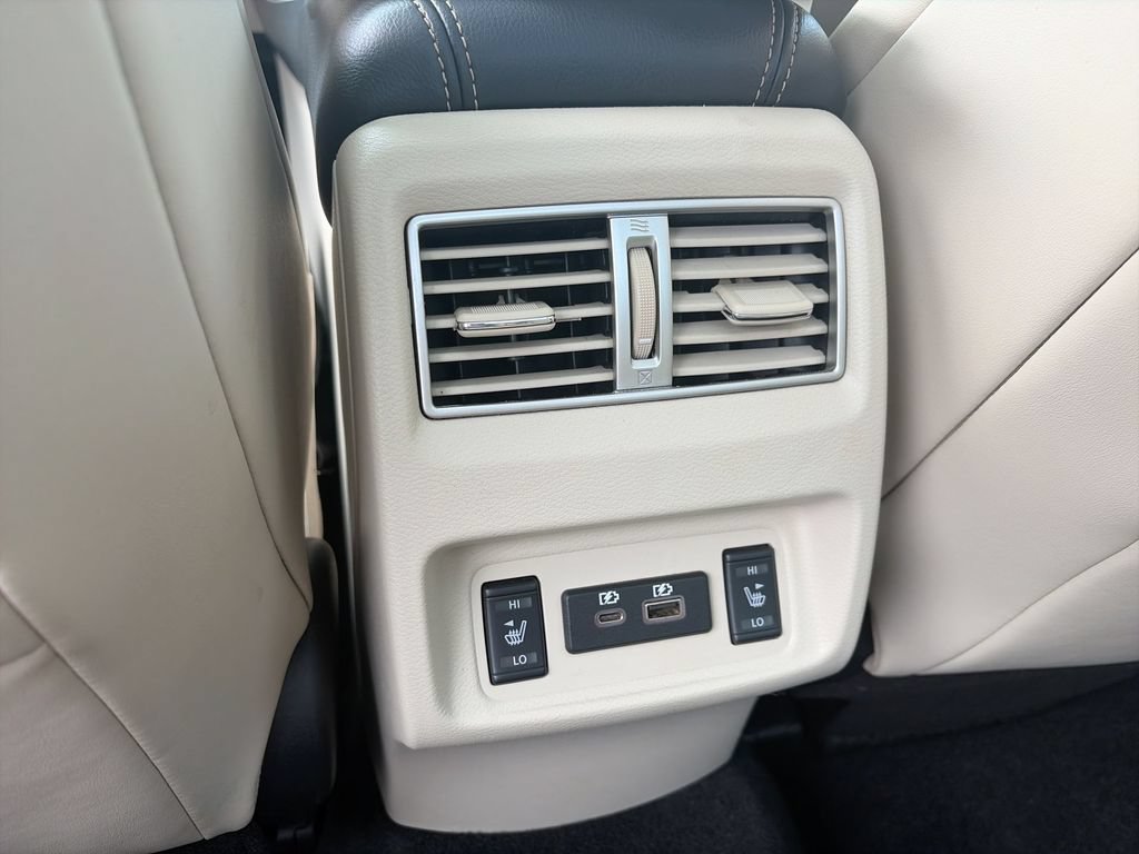 Used 2023 Nissan Maxima Platinum w/ Sport Mat Group FWD image 31