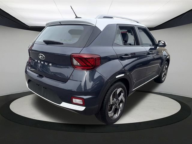 Used 2023 Hyundai Venue Limited image 7