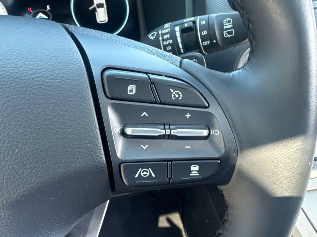 Certified 2022 Hyundai Kona Limited w/ Cargo Package FWD image 23