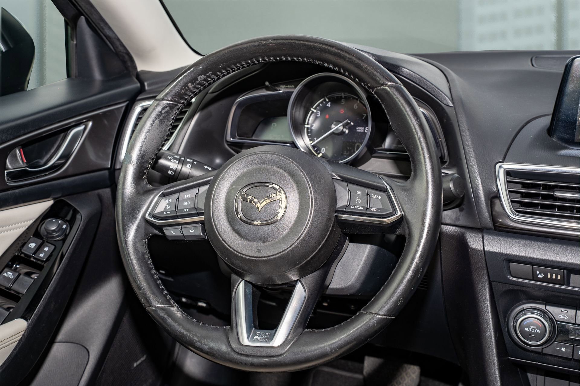 Used 2018 MAZDA MAZDA3 Grand Touring image 16