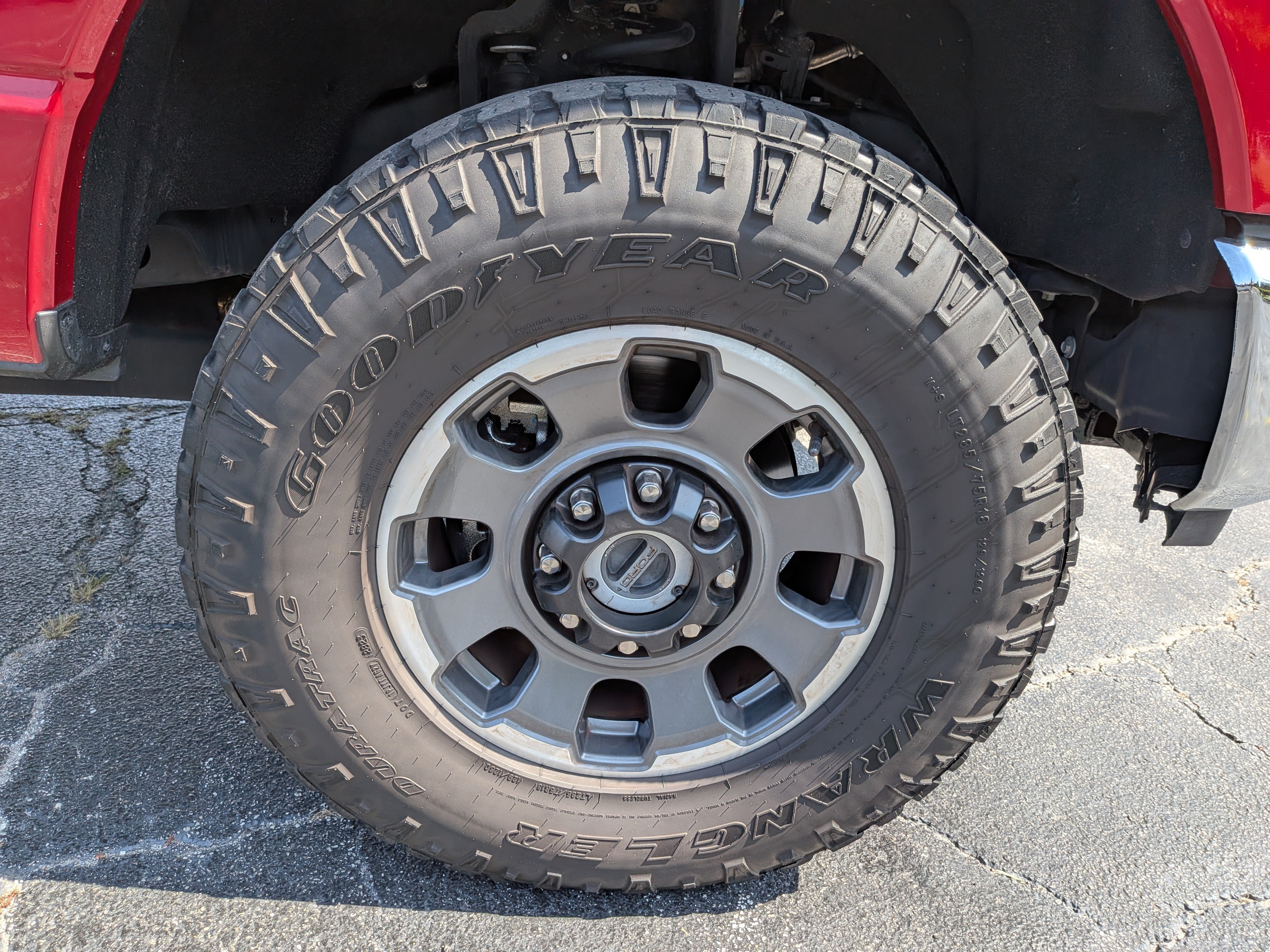 Used 2023 Ford F250 Lariat w/ Tremor Off-Road Package AWD/4WD image 12