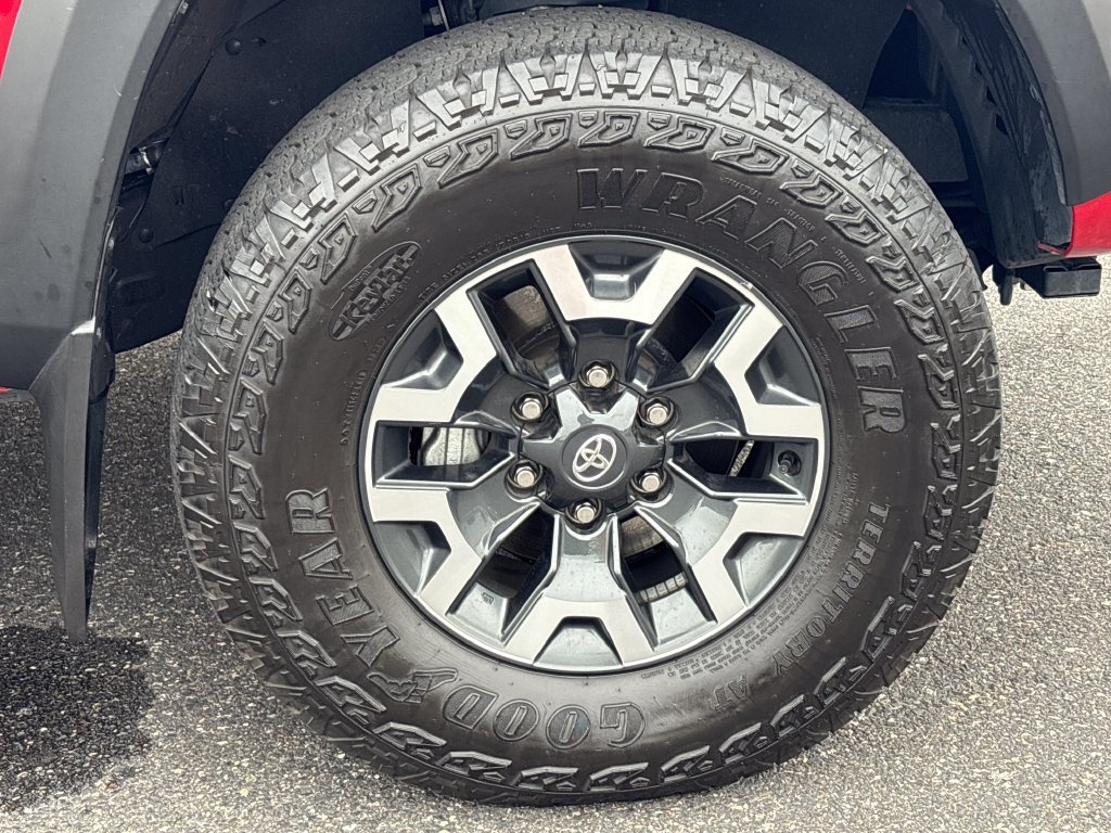 Used 2023 Toyota Tacoma TRD Off-Road w/ Technology Package AWD/4WD image 24