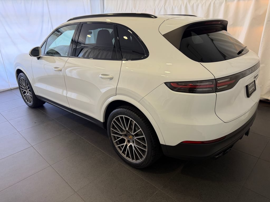 Certified 2023 Porsche Cayenne Platinum Edition AWD/4WD image 3
