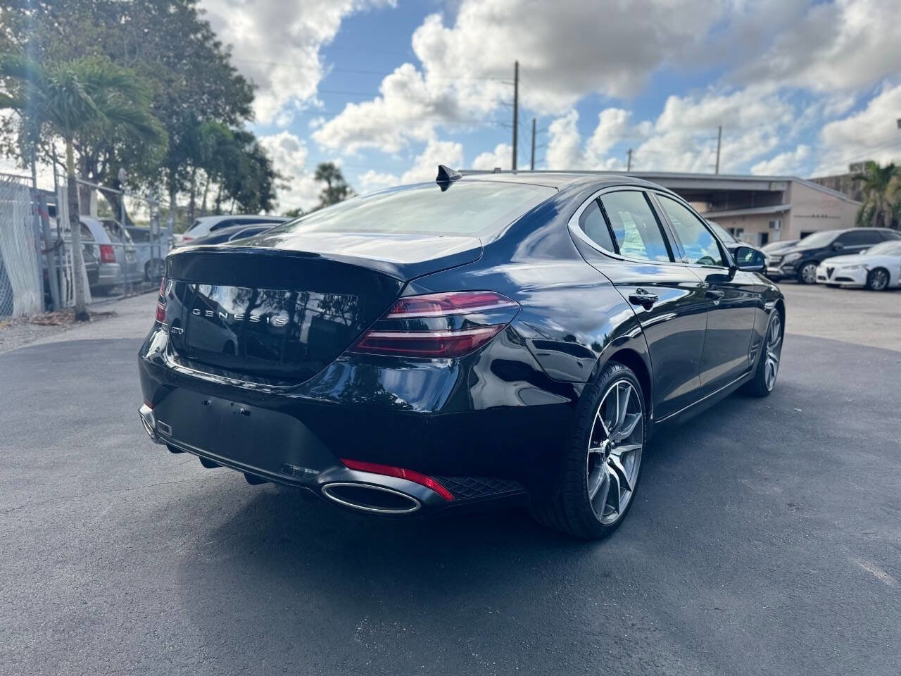 Used 2025 Genesis G70 2.5T image 9