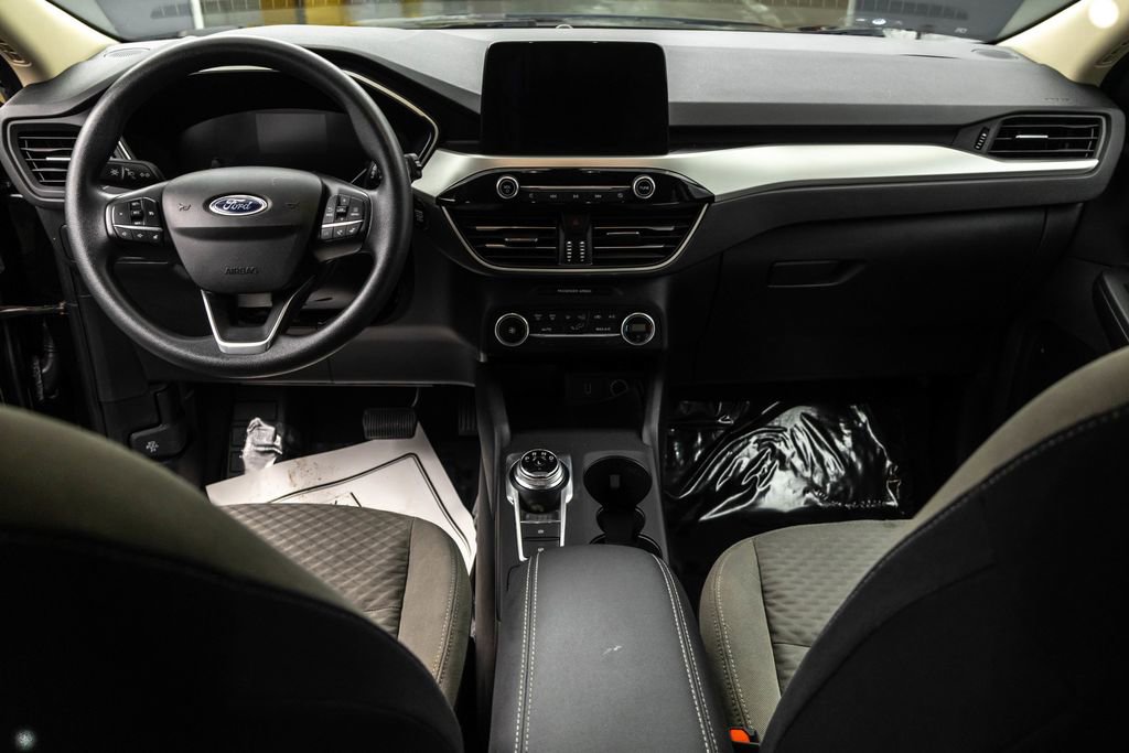 Used 2020 Ford Escape SE image 25