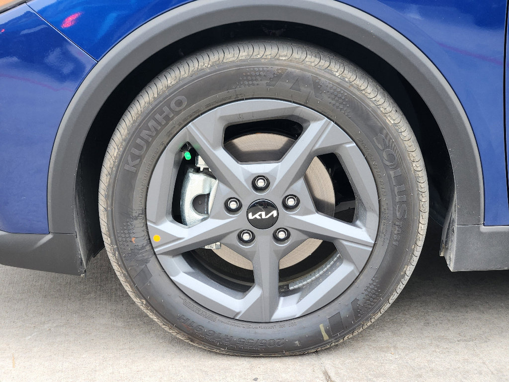 New 2026 Kia K4 LXS image 7