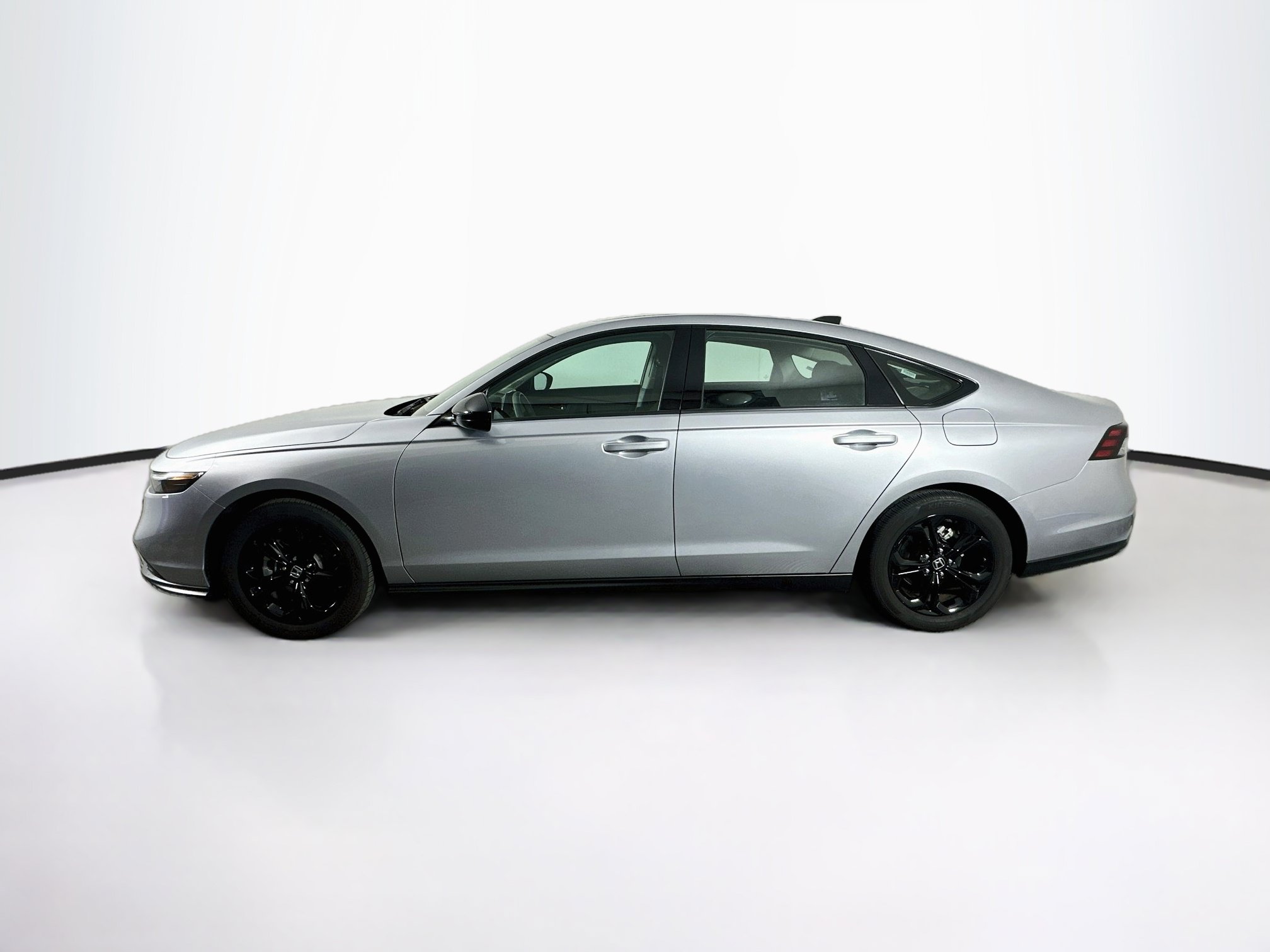 Used 2025 Honda Accord SE image 4