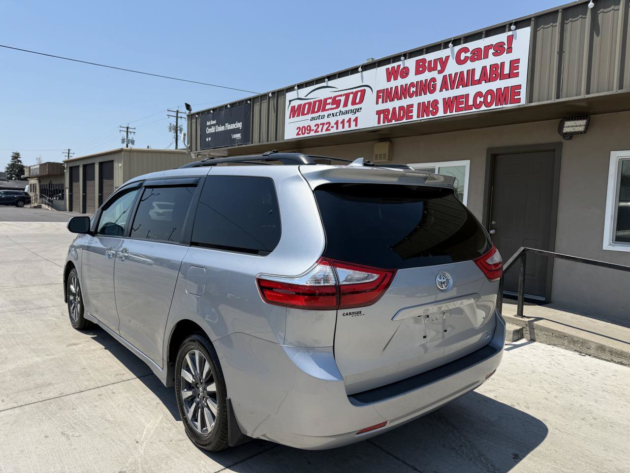 Used 2018 Toyota Sienna XLE AWD/4WD image 5